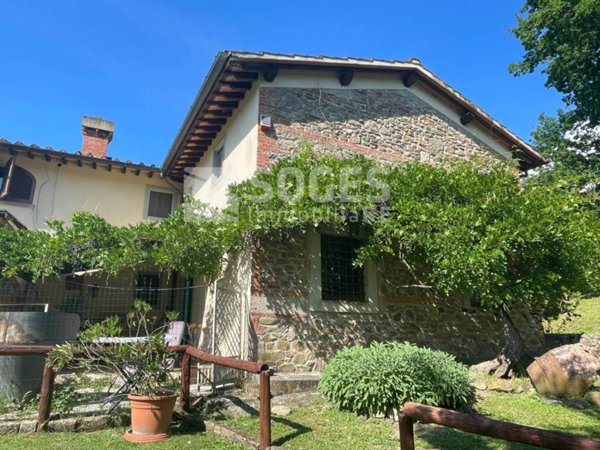 casa indipendente in vendita a Reggello