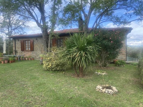 casa indipendente in vendita a Reggello