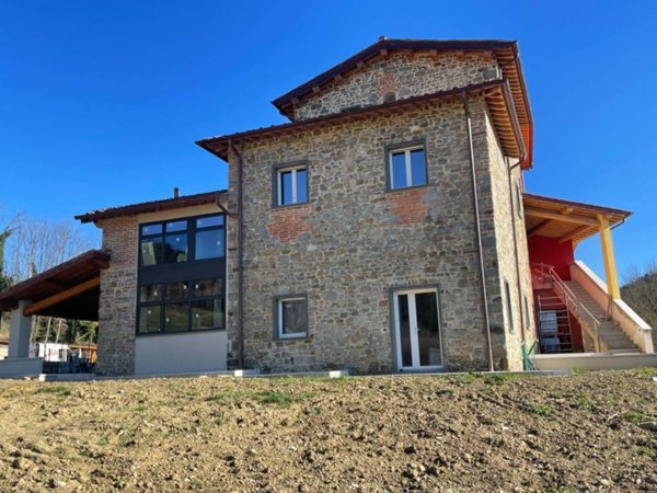 casa indipendente in vendita a Reggello in zona Leccio