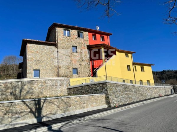 casa indipendente in vendita a Reggello in zona Leccio