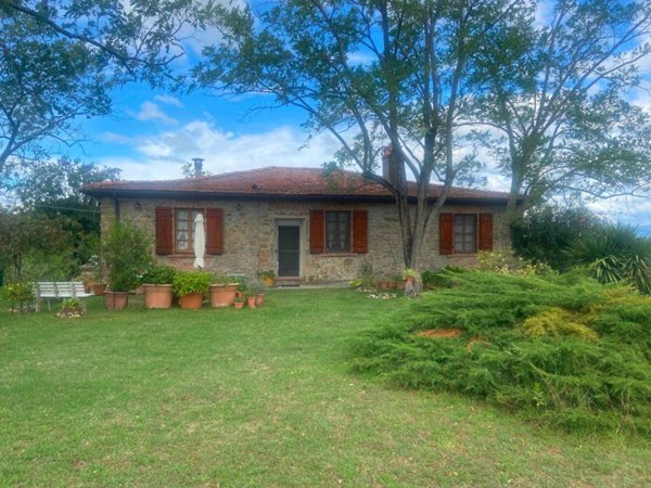 casa indipendente in vendita a Reggello