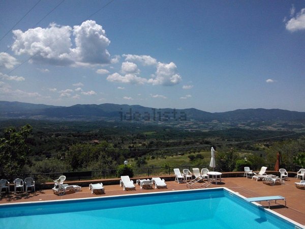 casa indipendente in vendita a Reggello
