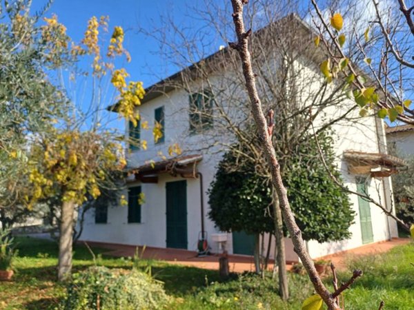 casa indipendente in vendita a Reggello