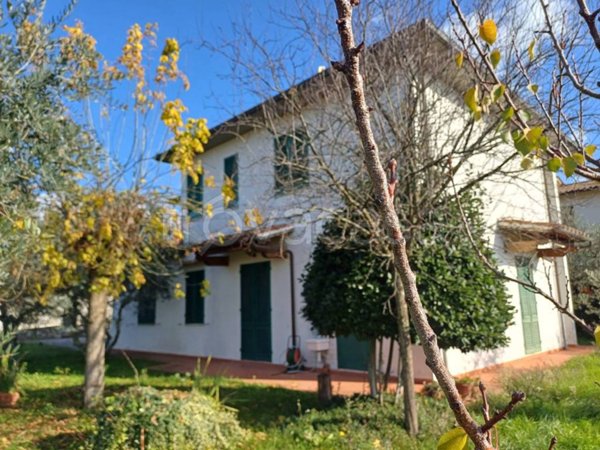 casa indipendente in vendita a Reggello