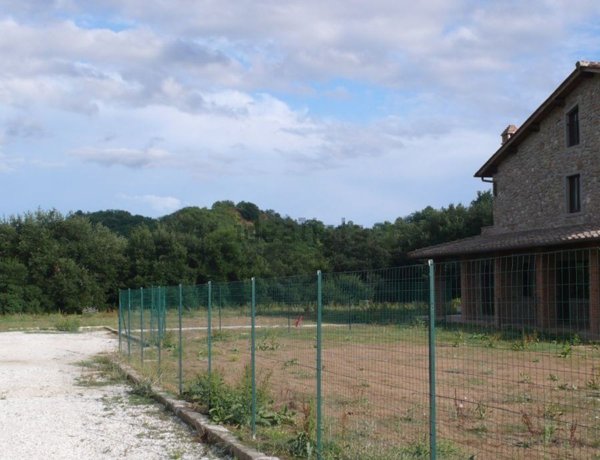casa indipendente in vendita a Reggello