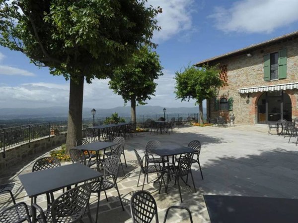 casa indipendente in vendita a Reggello