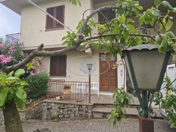 casa indipendente in vendita a Reggello in zona Cascia