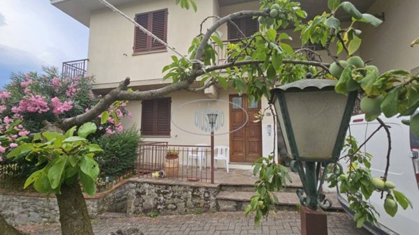 casa indipendente in vendita a Reggello in zona Cascia