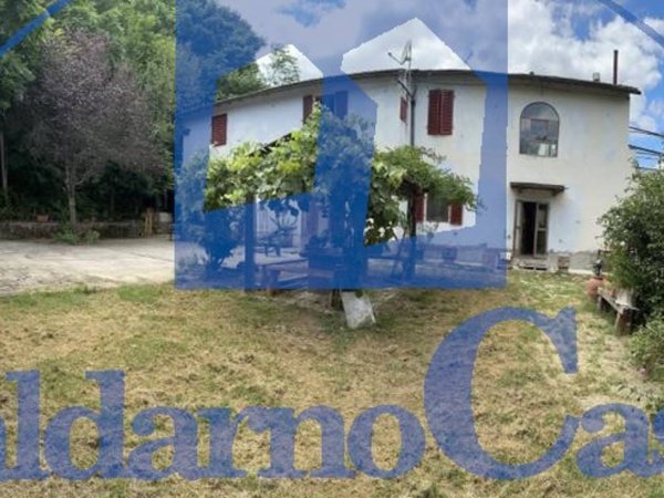 casa indipendente in vendita a Reggello in zona Leccio