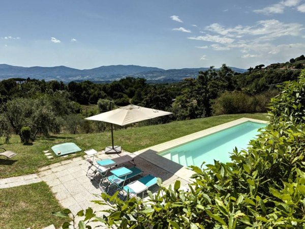 casa indipendente in vendita a Reggello