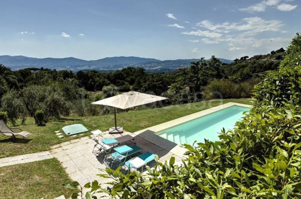 casa indipendente in vendita a Reggello