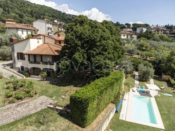casa indipendente in vendita a Reggello