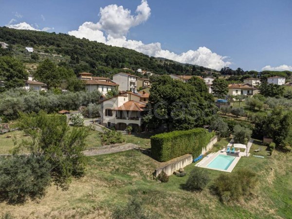 casa indipendente in vendita a Reggello