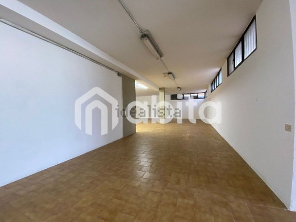 locale di sgombero in vendita a Reggello