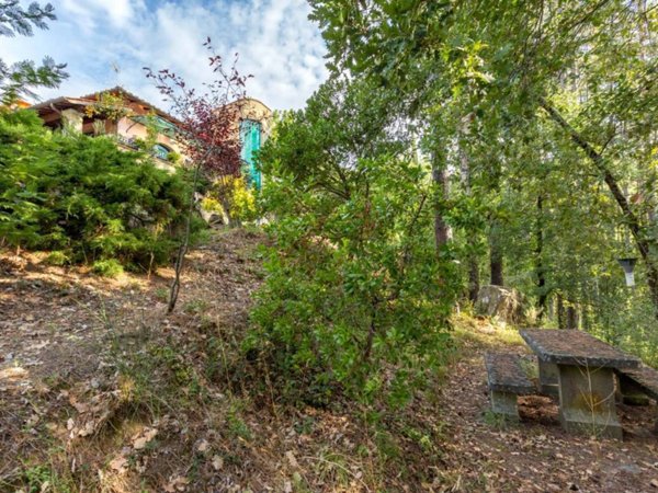 casa indipendente in vendita a Reggello