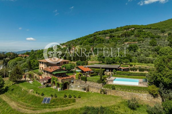 casa indipendente in vendita a Reggello