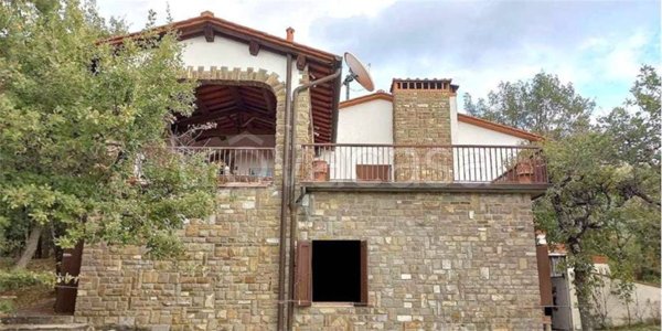 casa indipendente in vendita a Reggello