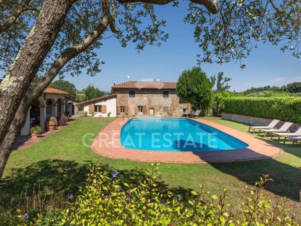 casa indipendente in vendita a Reggello