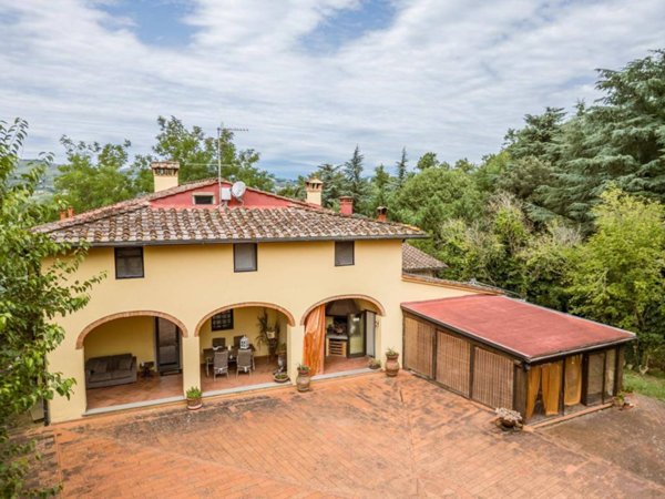 casa indipendente in vendita a Reggello