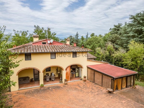 casale in vendita a Reggello