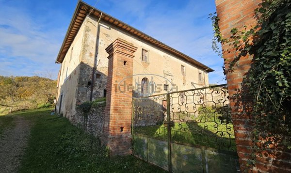 casale in vendita a Reggello