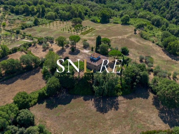 casa indipendente in vendita a Reggello