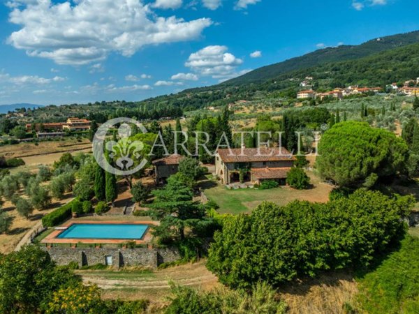 casa indipendente in vendita a Reggello