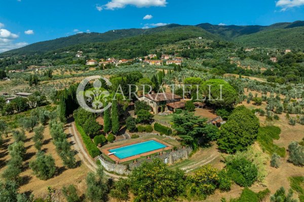 casale in vendita a Reggello