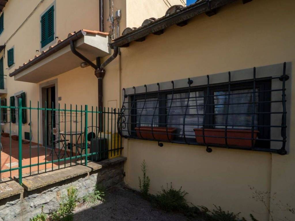 casa indipendente in vendita a Reggello in zona Montanino