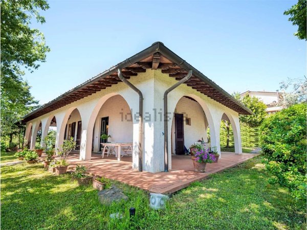 casa indipendente in vendita a Reggello