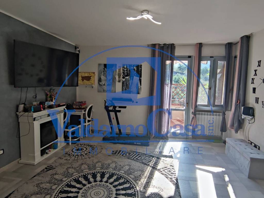casa indipendente in vendita a Reggello