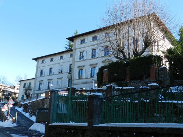 negozio in vendita a Reggello in zona Saltino