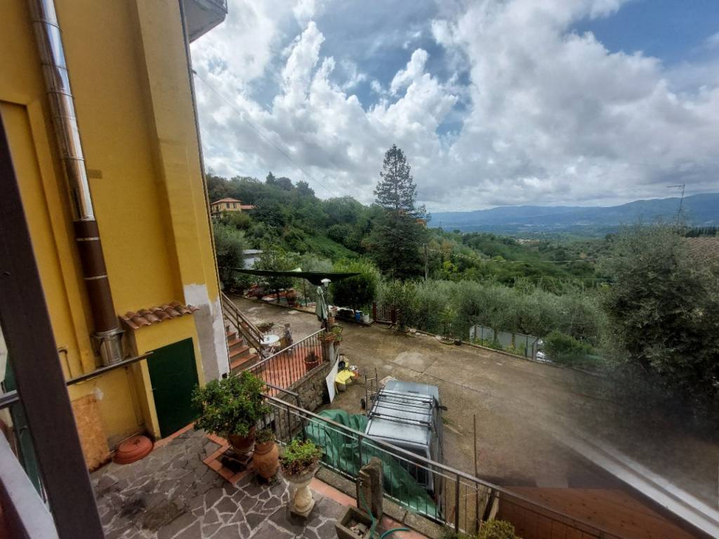 appartamento in vendita a Reggello in zona Pietrapiana