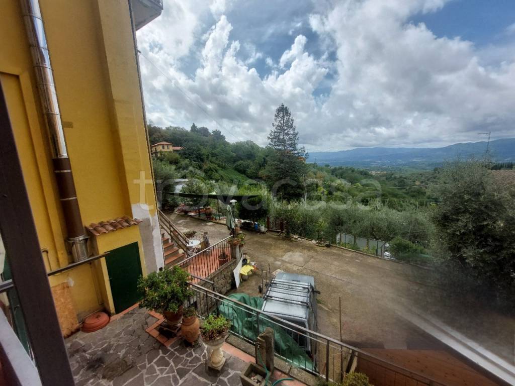 appartamento in vendita a Reggello in zona Pietrapiana