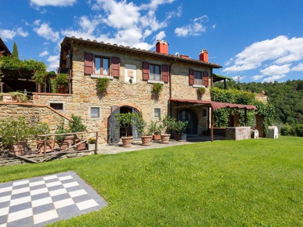 casa indipendente in vendita a Reggello in zona Pietrapiana