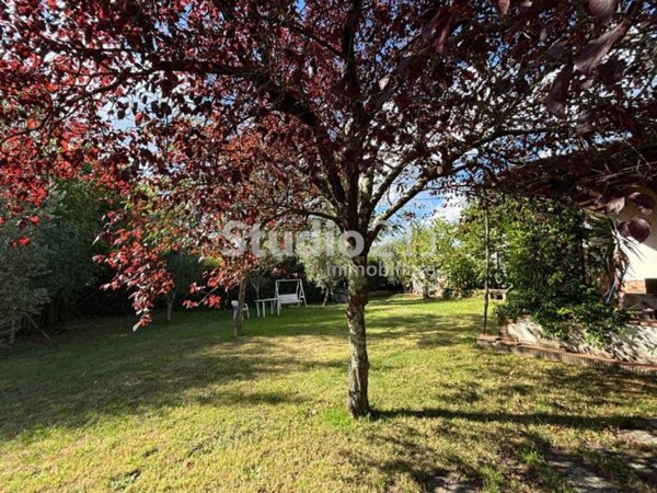 casa indipendente in vendita a Reggello in zona Cascia