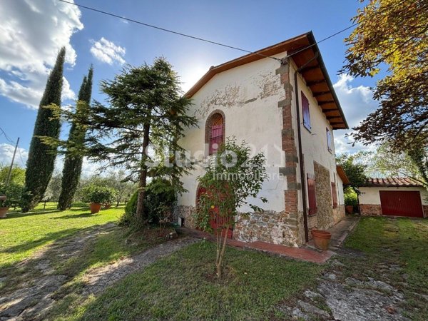 esavano in vendita a Reggello in zona Cascia