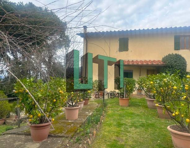 casa indipendente in vendita a Reggello