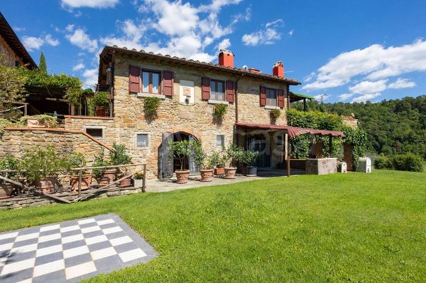 casa indipendente in vendita a Reggello in zona Pietrapiana