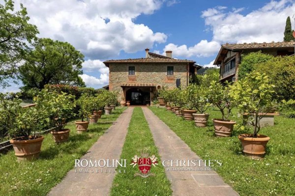 casa indipendente in vendita a Reggello