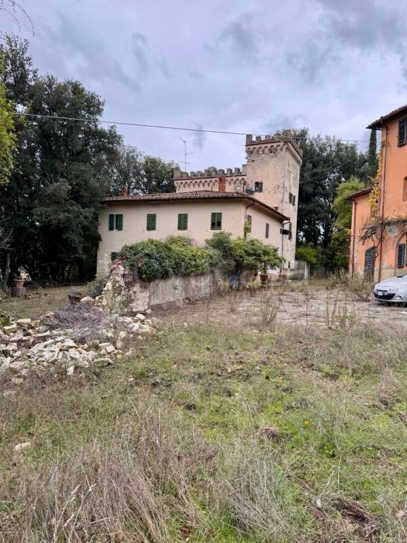 villa in vendita a Reggello
