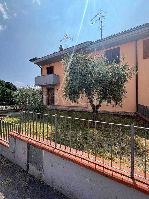 casa indipendente in vendita a Reggello