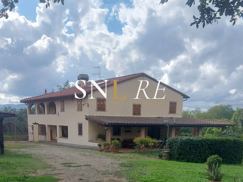 casa indipendente in vendita a Reggello in zona Cascia