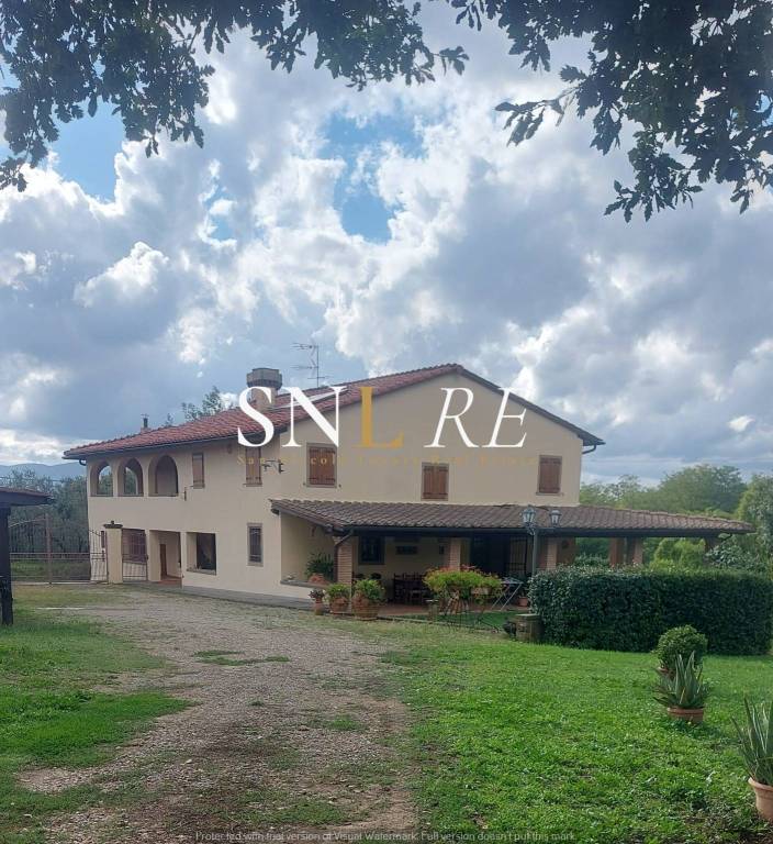 casa indipendente in vendita a Reggello in zona Cascia