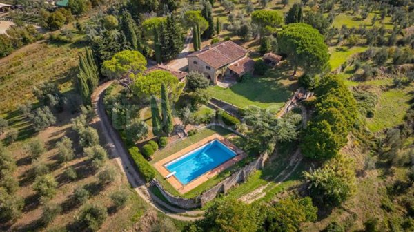 casa indipendente in vendita a Reggello