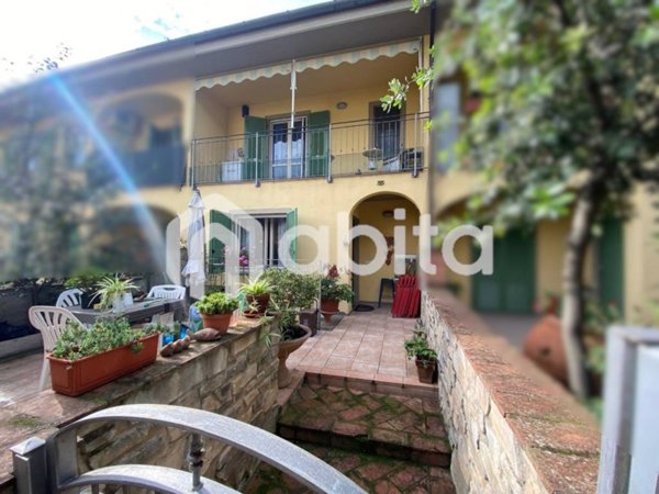 casa indipendente in vendita a Reggello