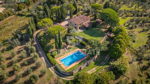casa indipendente in vendita a Reggello