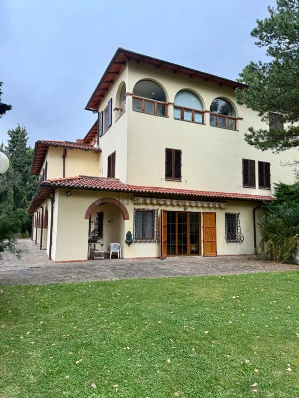 casa indipendente in vendita a Reggello