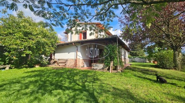 casa indipendente in vendita a Reggello in zona Cascia