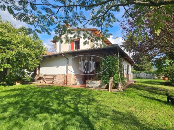 casa indipendente in vendita a Reggello in zona Cascia